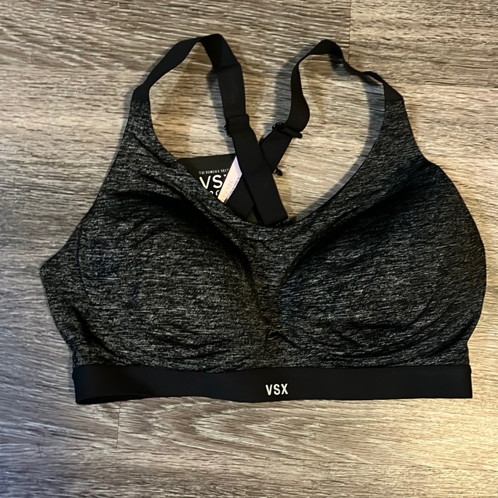 Victoria’s Secret VSX sports bra NWT! Size 34D